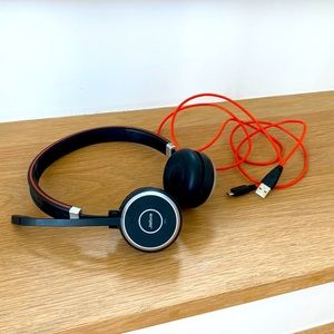 Like new! Jabra Evolve 65 UC Wireless Stereo Bluetooth Stereo Headset with pouch